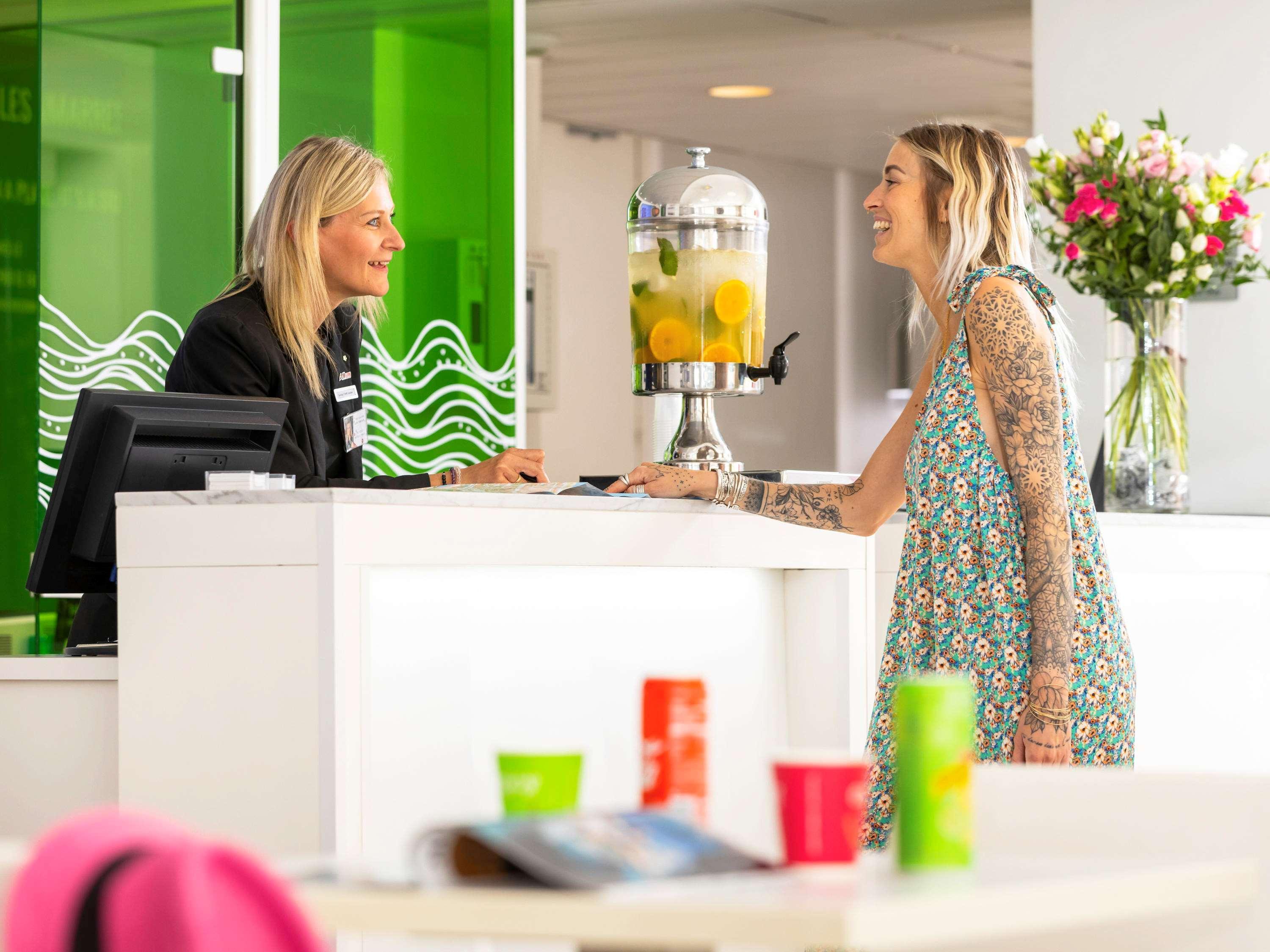 Ibis Styles Menton Centre Hotel Екстериор снимка