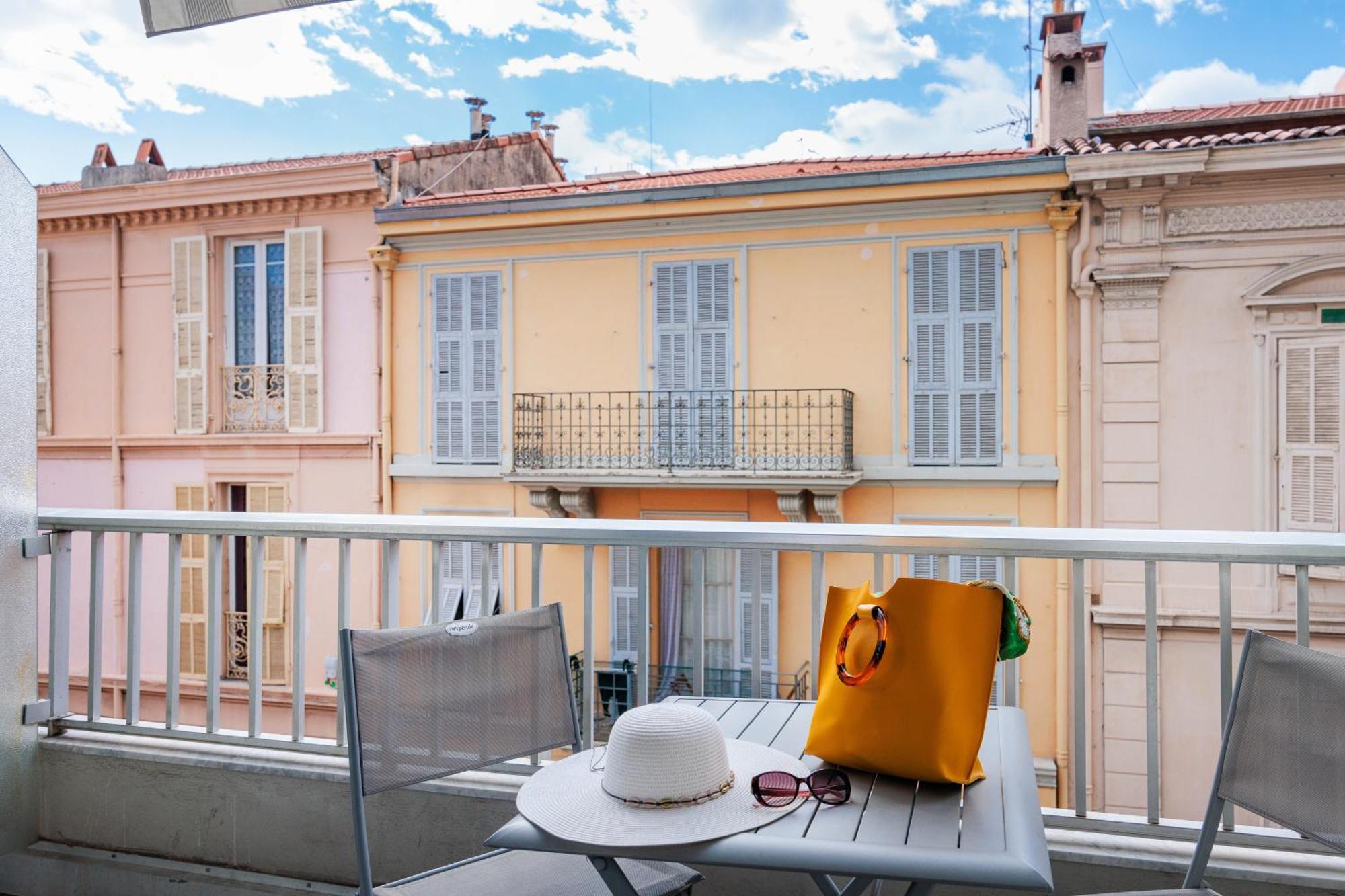 Ibis Styles Menton Centre Hotel Екстериор снимка
